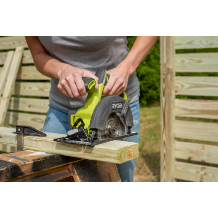 RYOBI 18V ONE+ Lithium-Ion Cordless 5-1/2-inch Circular Saw Kit with 4.0 Ah Battery and Charger